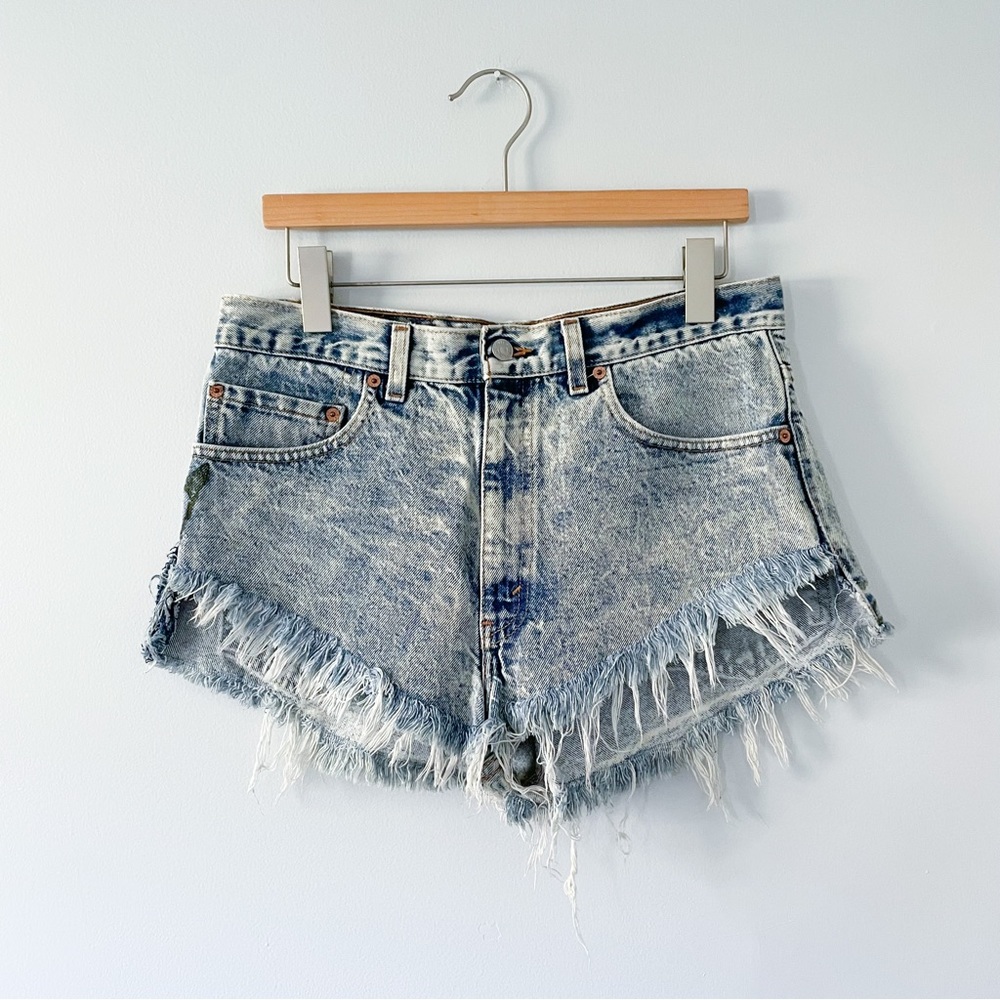 Levi’s Vintage 517 premium high waisted frayed distressed, cut off jean shorts